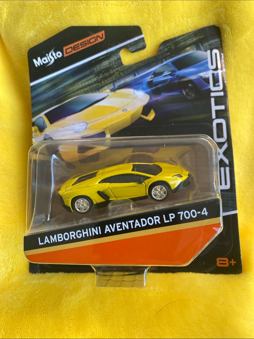 Maisto Yellow Lamborghini Aventador LP 700-4 Toy Car